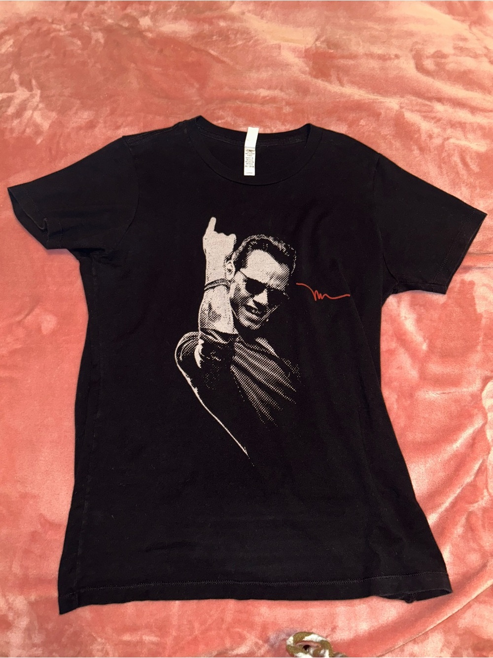 Marc Anthony Black Short Sleeve Crewneck Tee with White and Red Graphic